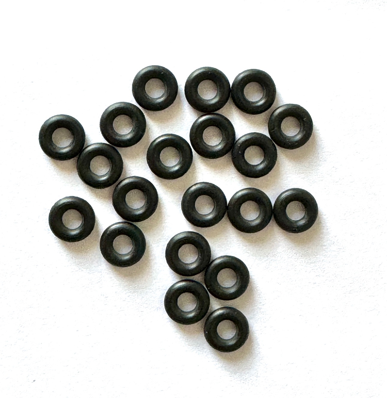 O-Gummiring zur direkten Fixierung von Baumplaketten am Baumstamm, Innen ø 3 mm, Stärke 2 mm O-Gummiring zur direkten Fixierung von Baumplaketten am Baumstamm, Innen ø 3 mm, Stärke 2 mm